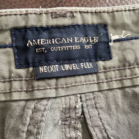 American Eagle cargo shorts, size 26 waist. Khaki color. Men's - Picture 2 of 5